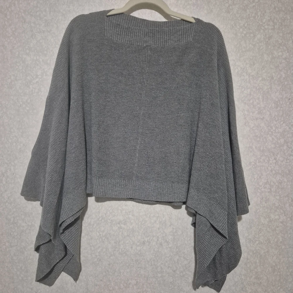 Lululemon Athletica Gray Poncho Sweater-Oversized....Size:OS